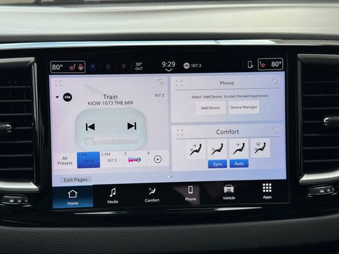 Used 2025 Chrysler Pacifica Select FWD image 13