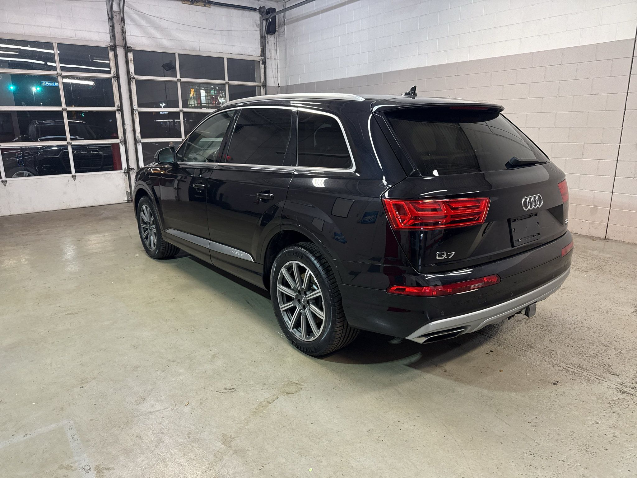 Used 2017 Audi Q7 3.0T Prestige w/ Prestige Package AWD/4WD image 5