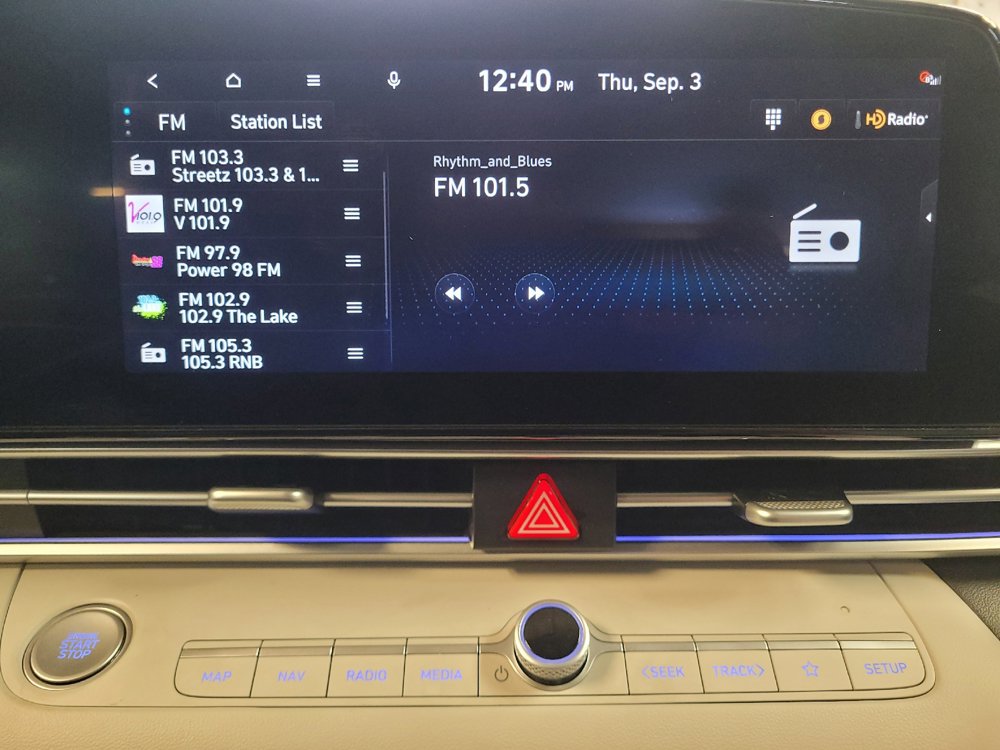 Used 2025 Hyundai Elantra Limited FWD image 25