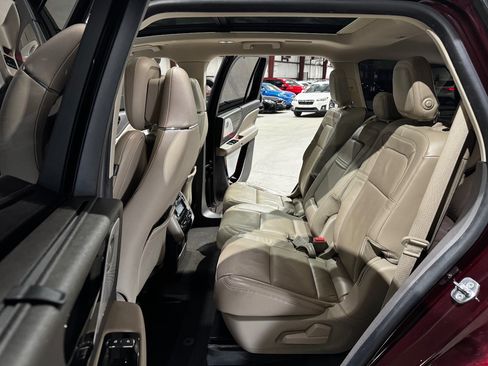 Used 2020 Lincoln Aviator Reserve w/ Equipment Group 202A AWD/4WD image 16