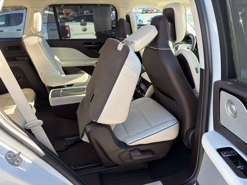 Used 2022 Lincoln Aviator Black Label w/ Dynamic Handling Package image 13