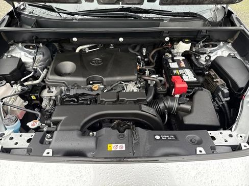 Used 2020 Toyota RAV4 LE image 28