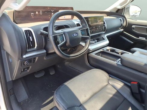 Used 2025 Ford Expedition Max Platinum AWD/4WD image 25