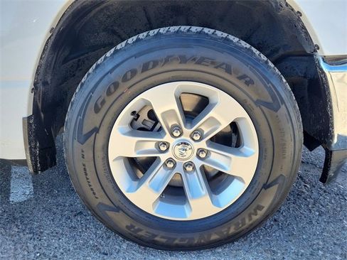 Used 2024 RAM 1500 Laramie image 17