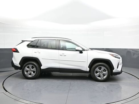 Certified 2022 Toyota RAV4 XLE image 5