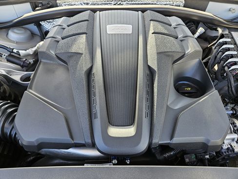 Certified 2024 Porsche Macan GTS image 30