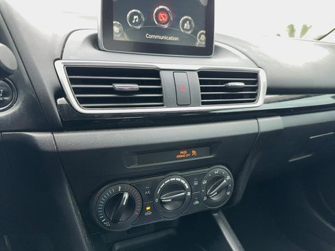 Used 2016 MAZDA MAZDA3 i Sport image 18