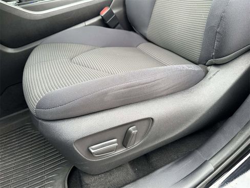 Certified 2021 Toyota Highlander LE image 18