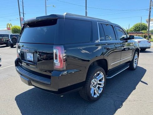 Certified 2018 GMC Yukon SLT w/ Premium Edition AWD/4WD image 9