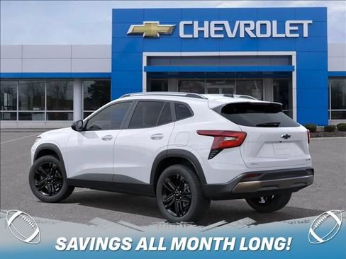 New 2026 Chevrolet Trax ACTIV w/ Sunroof Package FWD image 3
