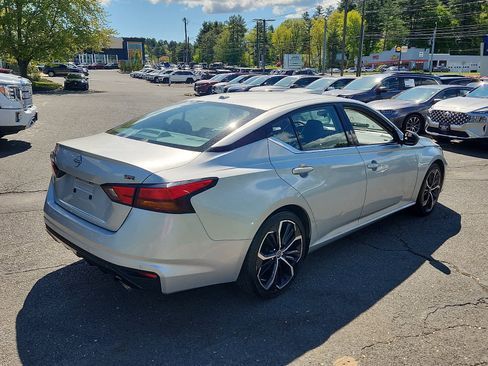 Used 2023 Nissan Altima 2.5 SR FWD image 5