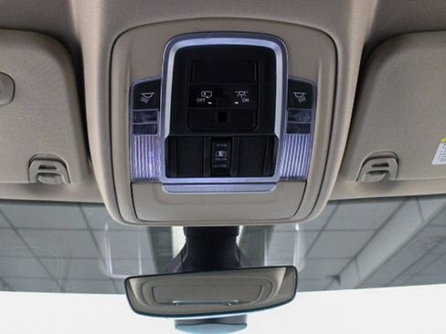 Used 2019 RAM 1500 Laramie image 17