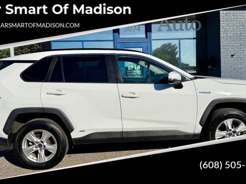 Used 2021 Toyota RAV4 LE AWD/4WD image 1