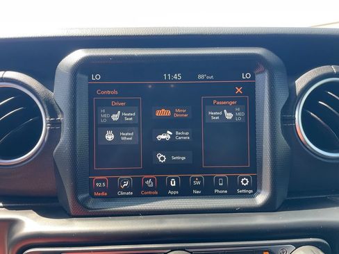 Used 2022 Jeep Wrangler Unlimited Sahara w/ Cold Weather Group AWD/4WD image 28