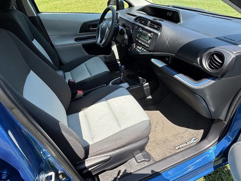 Used 2013 Toyota Prius C Two image 11