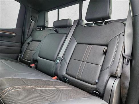 Used 2025 Chevrolet Silverado 1500 High Country w/ High Country Premium Package image 18