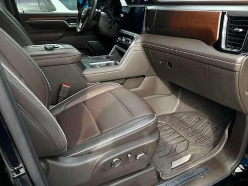 Used 2025 GMC Sierra 2500 Denali w/ Denali Reserve Package image 16