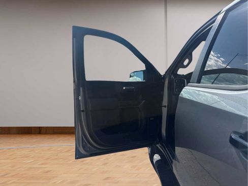 Used 2021 Chevrolet Silverado 1500 LT Trail Boss w/ Convenience Package II AWD/4WD image 9