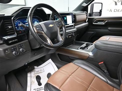 Used 2024 Chevrolet Silverado 3500 High Country w/ High Country Premium Package AWD/4WD image 18