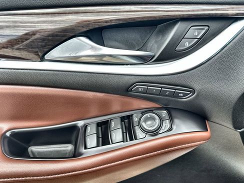 Used 2018 Buick Enclave Avenir w/ Avenir Technology Package FWD image 22