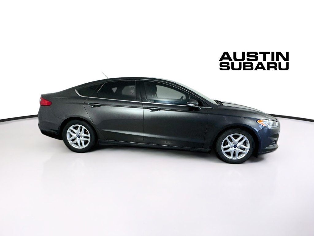 Used 2016 Ford Fusion SE FWD image 8