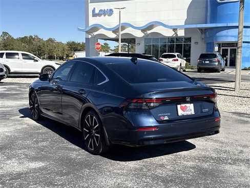 Used 2024 Honda Accord Touring image 9