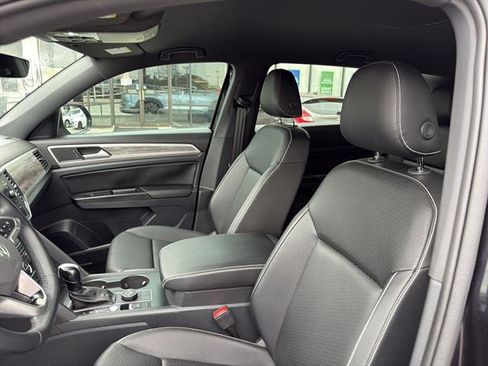 Used 2020 Volkswagen Atlas Cross Sport SE image 14