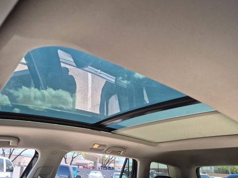 Used 2018 Volkswagen Atlas SEL FWD image 20