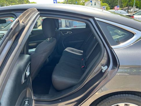 Used 2015 Chrysler 200 Limited image 10