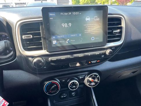 Used 2020 Hyundai Venue SE FWD image 22
