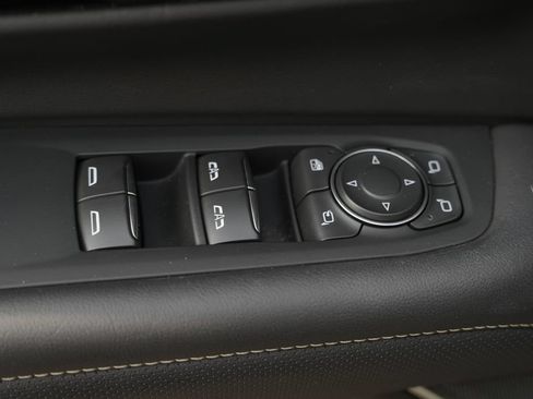Used 2025 Chevrolet Suburban Premier AWD/4WD image 24