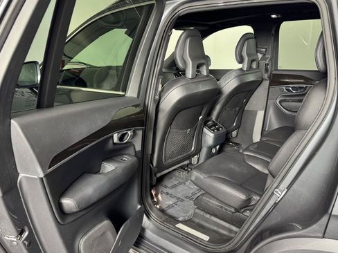 Used 2018 Volvo XC90 T6 Momentum w/ Convenience Package AWD/4WD image 32
