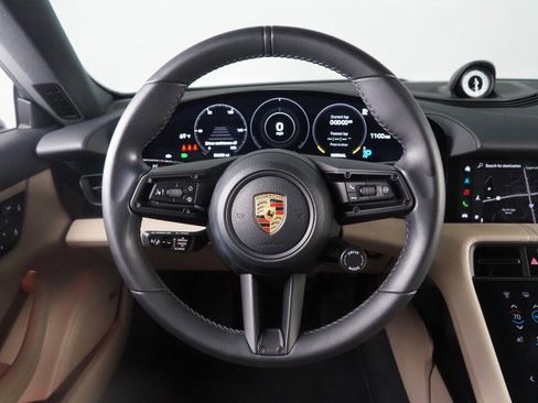 Used 2022 Porsche Taycan image 40