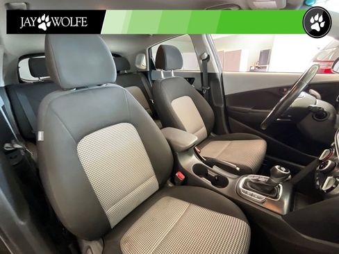 Used 2019 Hyundai Kona SEL image 18