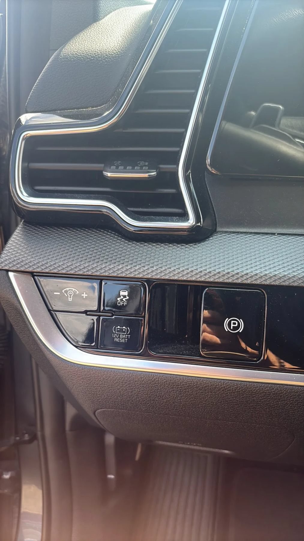 Used 2023 Kia Sportage LX AWD/4WD image 17