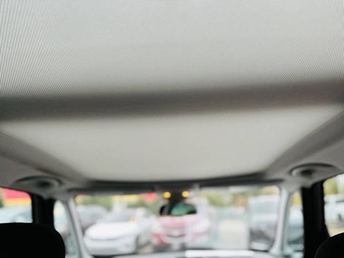 Used 2014 FIAT 500L Trekking w/ Popular Equipment Group image 12