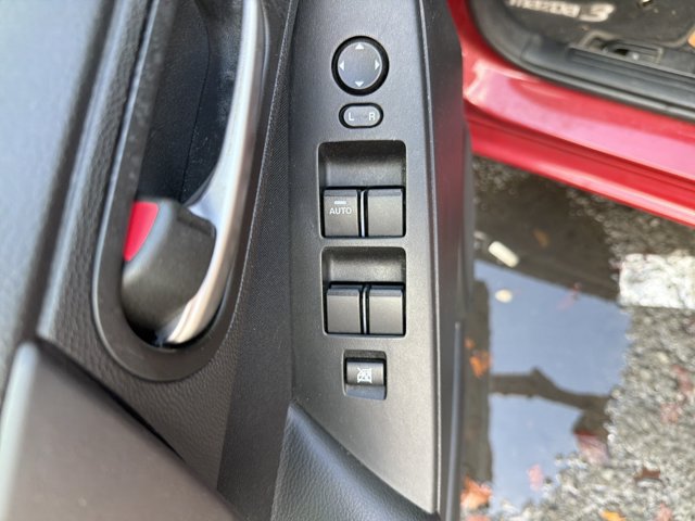 Used 2013 MAZDA MAZDA3 i Touring FWD image 11