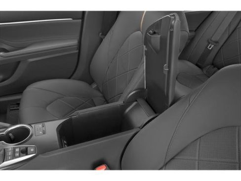 Used 2020 Toyota Camry XLE FWD image 15