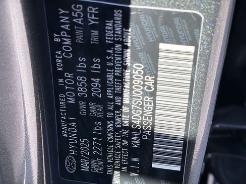 Certified 2025 Hyundai Elantra SEL image 29