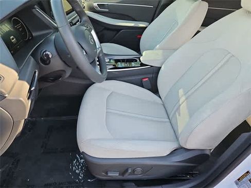 Certified 2023 Hyundai Sonata SEL w/ Convenience Package image 16