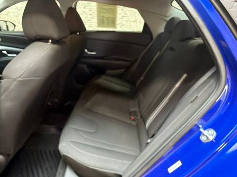 Used 2025 Hyundai Elantra SEL FWD image 14
