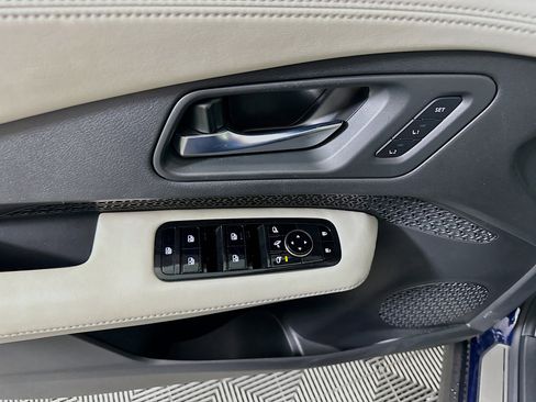 Used 2023 Nissan Ariya FWD image 15