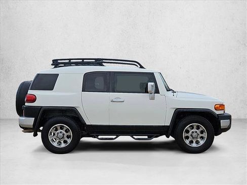 Used 2013 Toyota FJ Cruiser 2WD w/ Convenience Pkg image 4