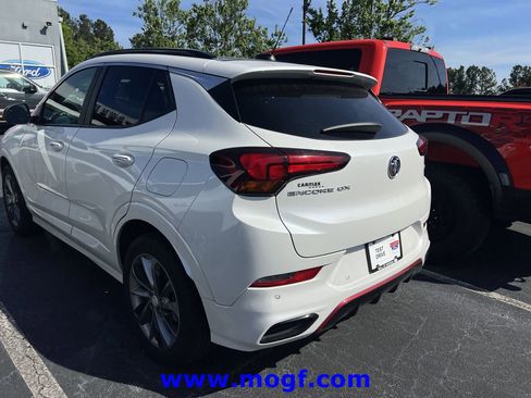 Used 2021 Buick Encore GX Select w/ Advanced Technology Package FWD image 2