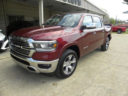 Used 2022 RAM 1500 Laramie AWD/4WD image 4