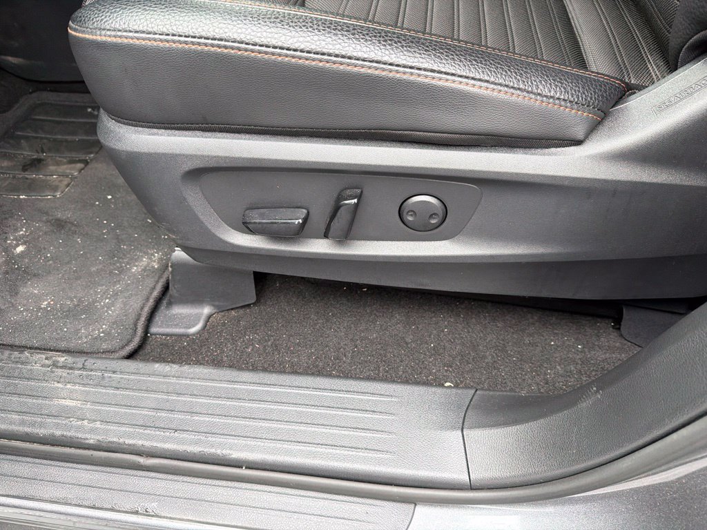 Used 2025 Nissan Pathfinder Rock Creek AWD/4WD image 16