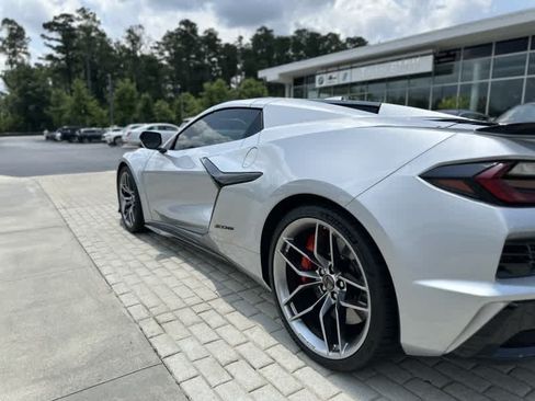 Used 2026 Chevrolet Corvette Z06 RWD image 17