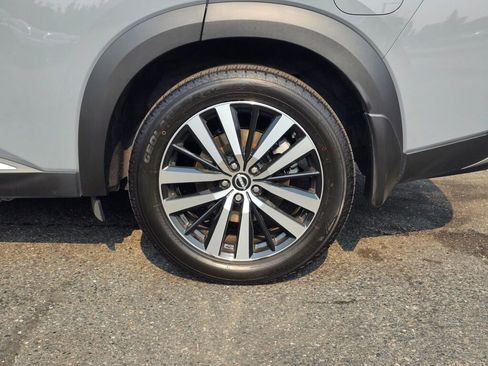 Used 2023 Nissan Pathfinder Platinum image 7