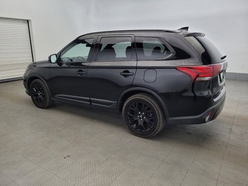 Used 2019 Mitsubishi Outlander SE image 3
