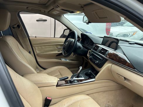 Used 2014 BMW 320i Sedan image 16